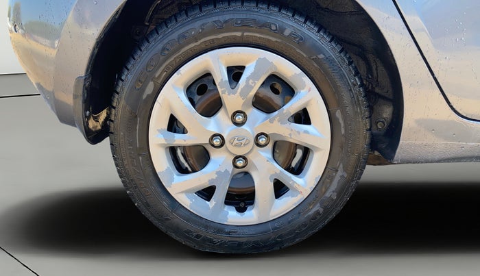 2017 Hyundai Grand i10 SPORTZ 1.2 KAPPA VTVT, Petrol, Manual, 69,687 km, Right Rear Wheel