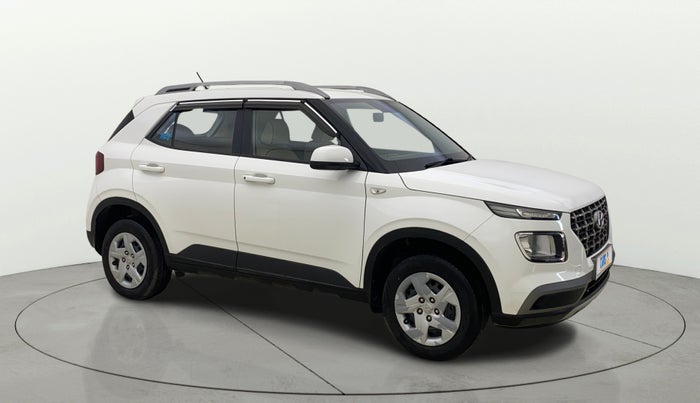 2020 Hyundai VENUE S 1.2, Petrol, Manual, 29,837 km, Right Front Diagonal