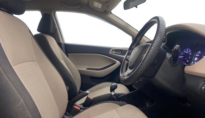 2017 Hyundai Elite i20 ASTA 1.2 (O), Petrol, Manual, 68,307 km, Right Side Front Door Cabin