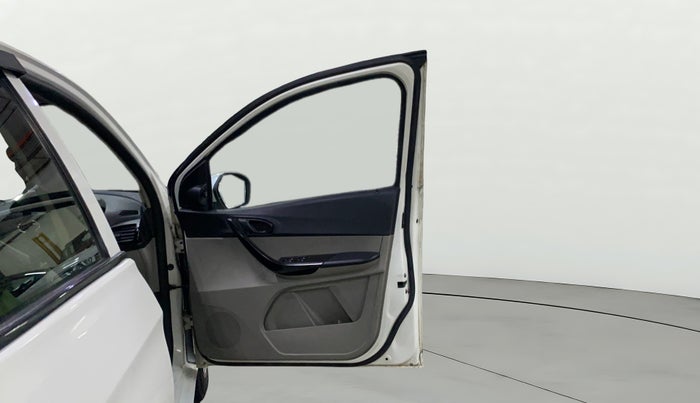 2019 Tata Tiago XT PETROL, CNG, Manual, 96,860 km, RHS Front Door