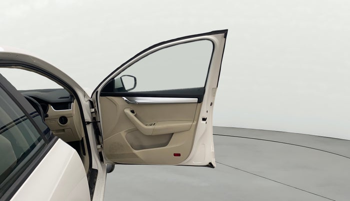 2019 Skoda Octavia AMBITION 1.4 TSI, Petrol, Manual, 94,162 km, RHS Front Door