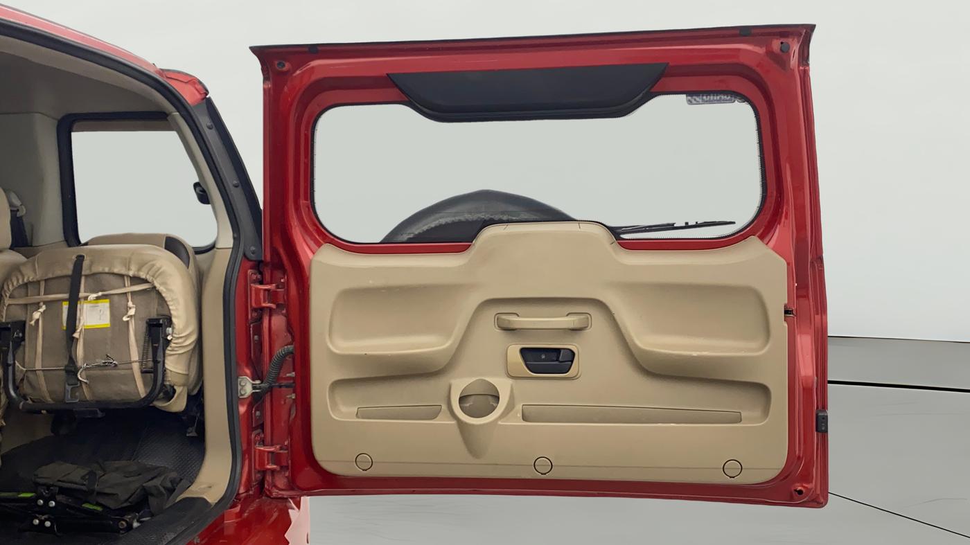 2016 Mahindra TUV300 T8, Diesel, Manual, 92,303 km, Boot Door Open