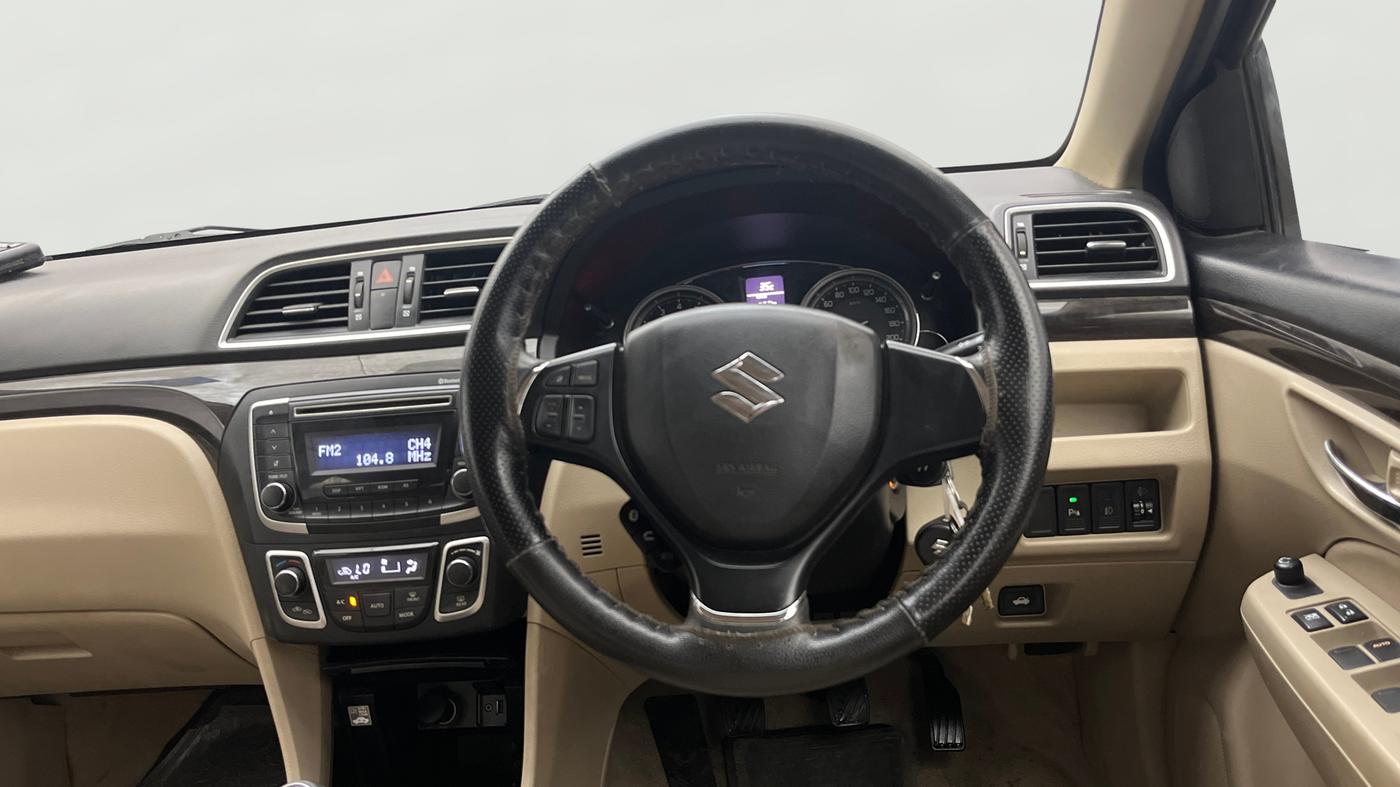 2015 Maruti Ciaz VXI+, Petrol, Manual, 30,364 km, Steering Wheel Close Up