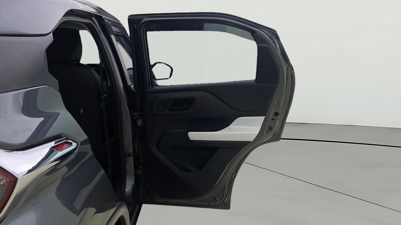 2023 Tata PUNCH ACCOMPLISHED DAZZLE SUNROOF CNG MT, CNG, Manual, 32,960 km, RHS Rear Door