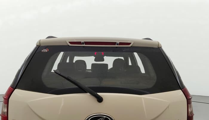 2014 Mahindra XUV500 W6, Diesel, Manual, 1,15,208 km, Rear Windshield