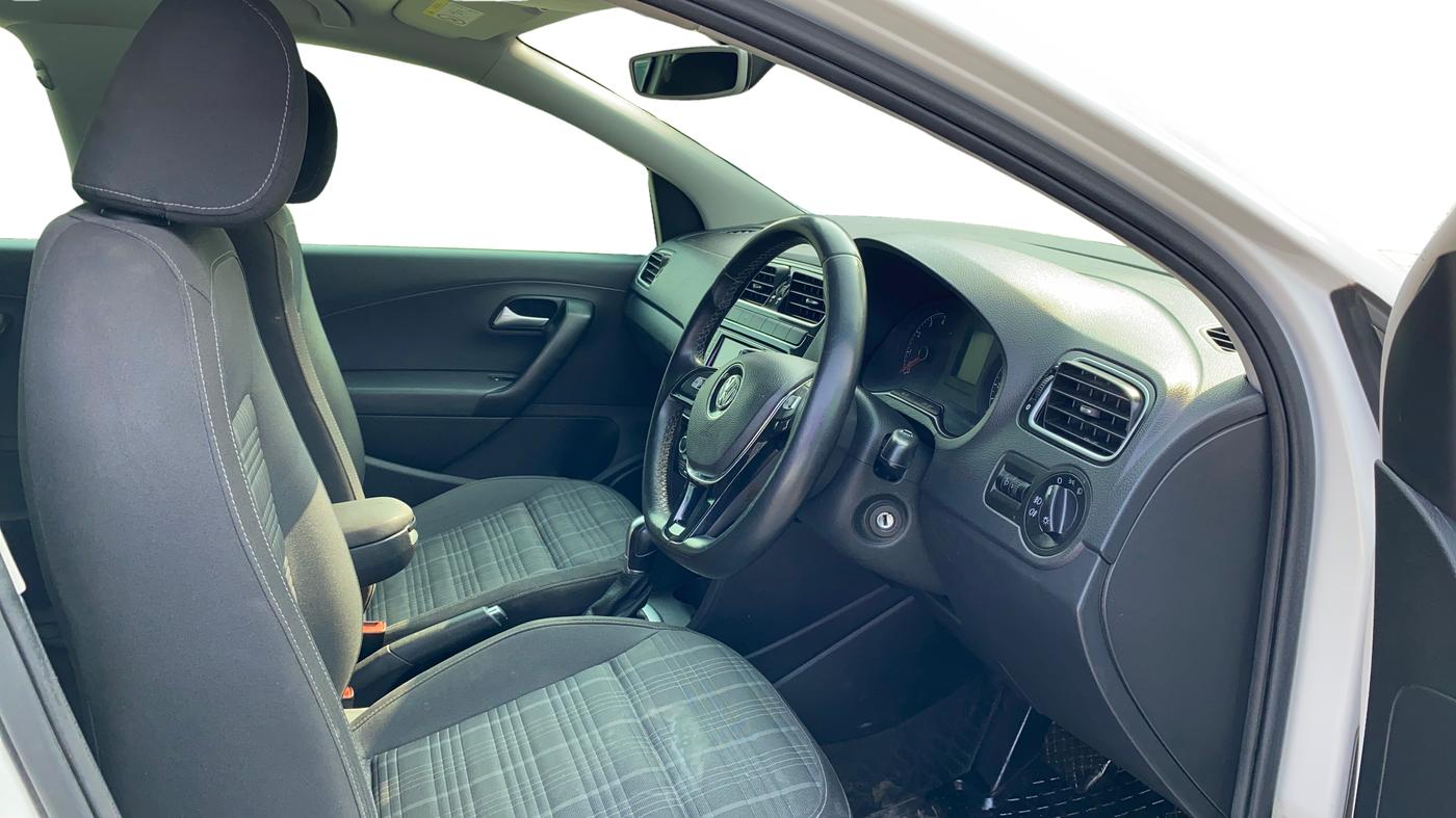2021 Volkswagen Polo 1.0 GT TSI AT, Petrol, Automatic, 83,900 km, Right Side Front Door Cabin