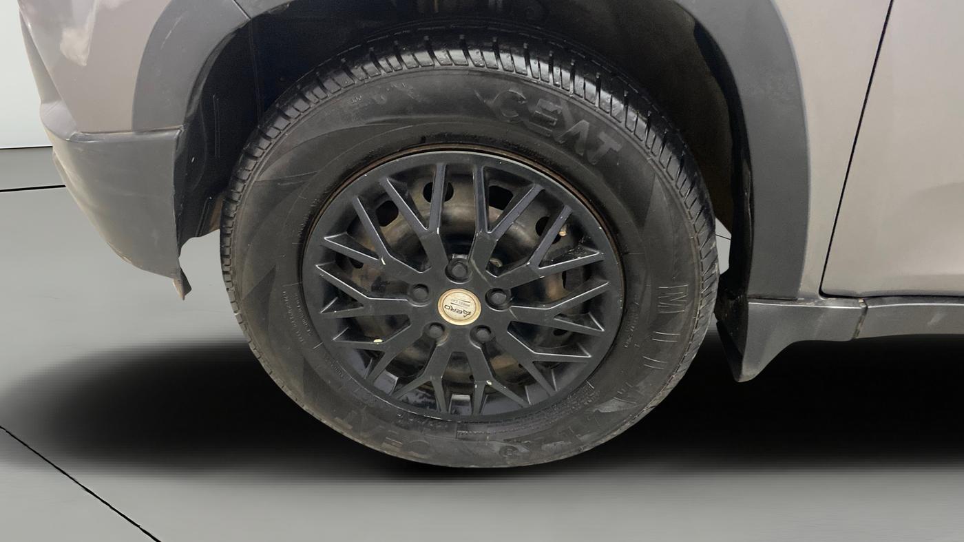 2016 Mahindra Kuv100 K4 6 STR, Petrol, Manual, 95,396 km, Left Front Wheel