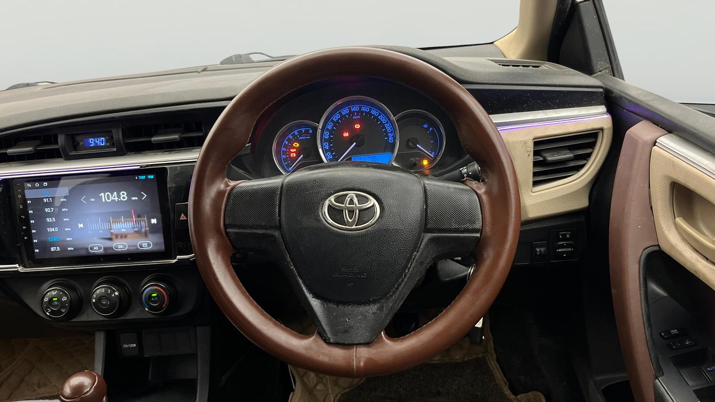 2014 Toyota Corolla Altis J PETROL, Petrol, Manual, 1,04,585 km, Steering Wheel Close Up