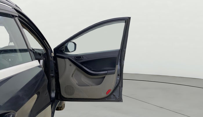 2018 Tata NEXON XT DIESEL, Diesel, Manual, 82,828 km, RHS Front Door