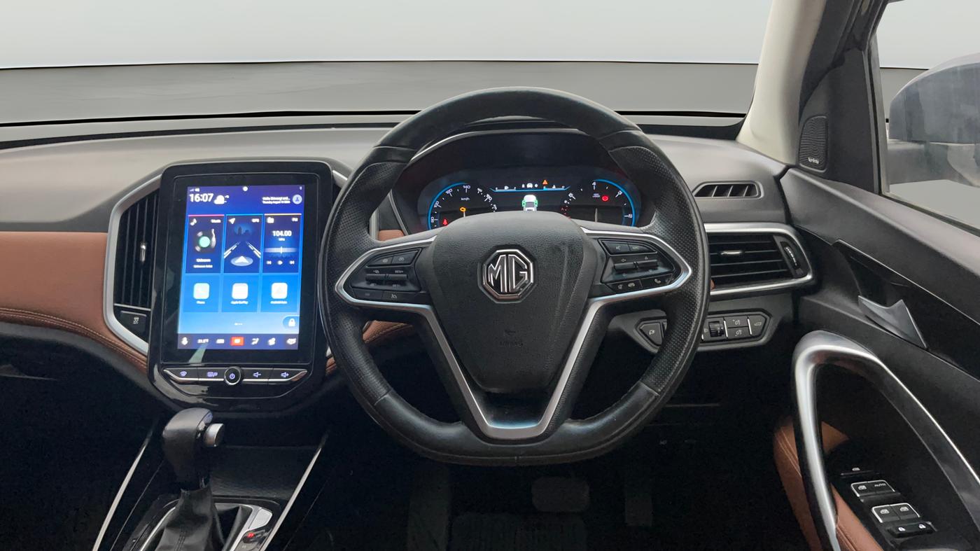 2022 MG HECTOR PLUS SHARP 1.5 PETROL TURBO CVT 6-STR, Petrol, Automatic, 42,456 km, Steering Wheel Close Up