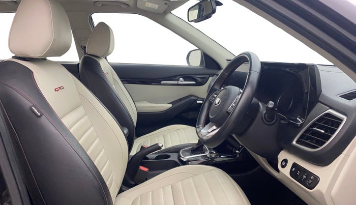 2019 KIA SELTOS GTX PLUS AT 1.5 DIESEL, Diesel, Automatic, 84,476 km, Right Side Front Door Cabin