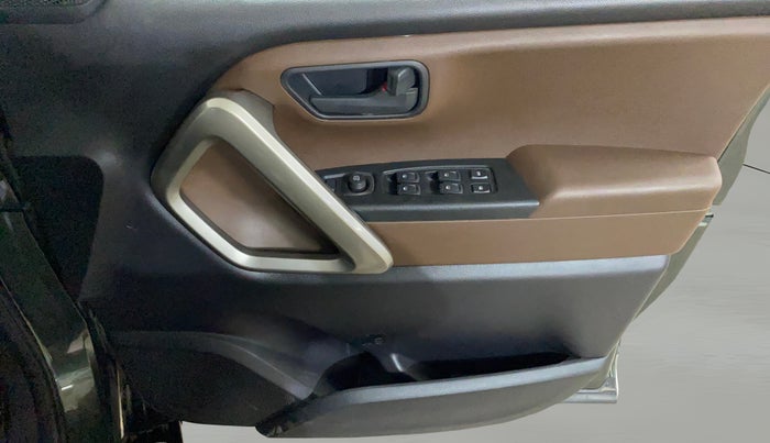 2023 Mahindra SCORPIO-N Z6 DIESEL MT 2WD 7 STR, Diesel, Manual, 33,077 km, Driver Side Door Panels Control