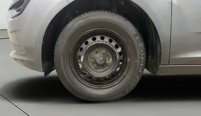 2020 Tata ALTROZ XE PETROL, Petrol, Manual, 31,679 km, Left Front Wheel