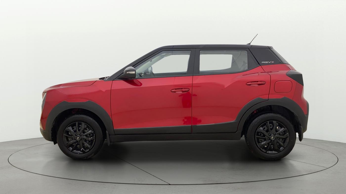 2025 Mahindra XUV 3XO REVX A 1.2 Petrol MT, Petrol, Manual, 4,378 km, Left Side