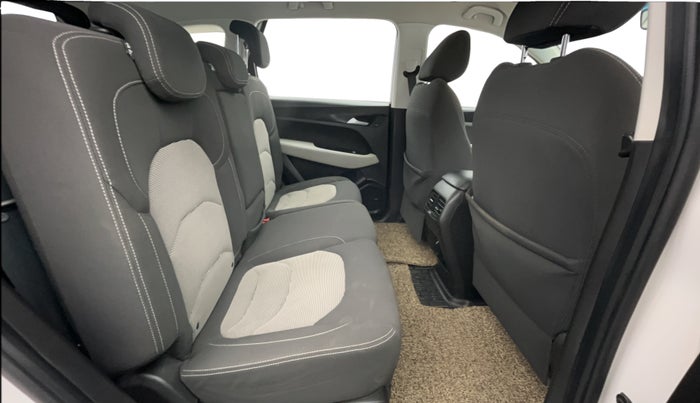 2021 MG HECTOR PLUS SUPER 1.5 PETROL TURBO HYBRID MT 7-STR, Petrol, Manual, 91,637 km, Right Side Rear Door Cabin