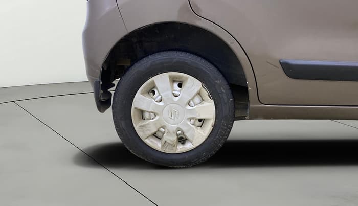 2017 Maruti Wagon R 1.0 LXI CNG, CNG, Manual, 1,07,509 km, Right Rear Wheel