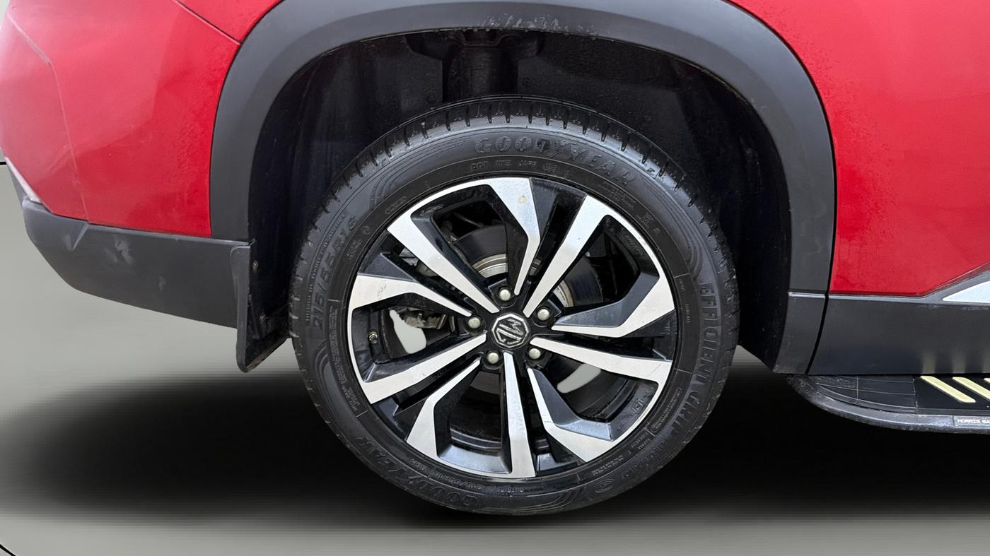 2023 MG HECTOR PLUS SAVVY PRO 1.5 TURBO CVT 6 STR, Petrol, Automatic, 15,647 km, Right Rear Wheel