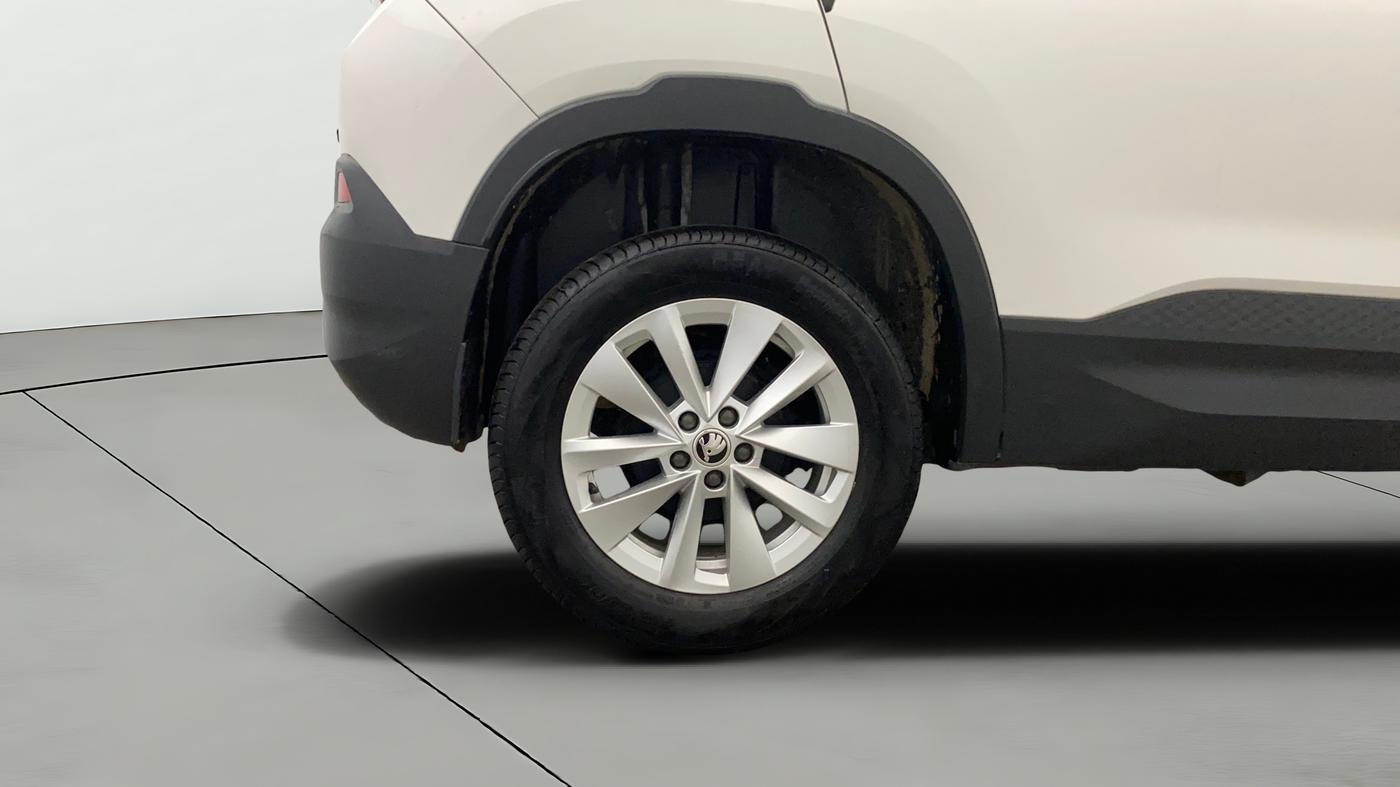 2025 Skoda Kylaq Signature AT, Petrol, Automatic, 6,467 km, Right Rear Wheel