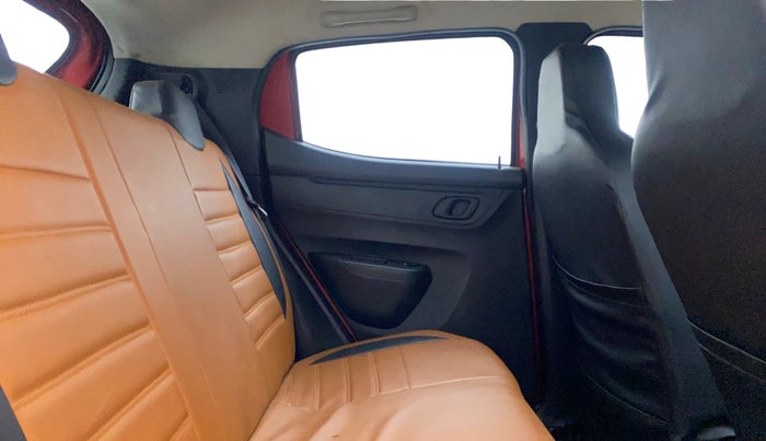 2022 Renault Kwid RXT 1.0, Petrol, Manual, 29,887 km, Right Side Rear Door Cabin