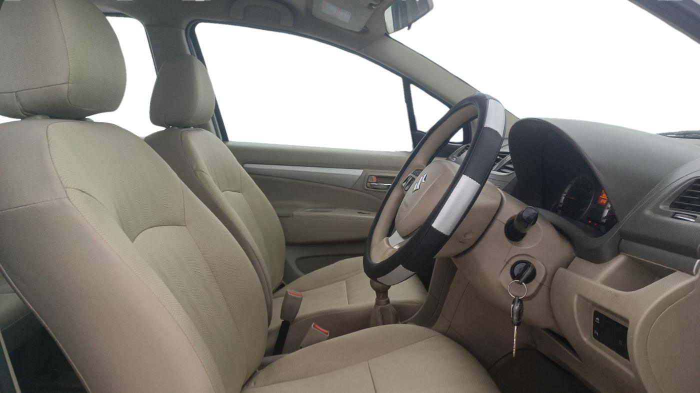 2017 Maruti Ertiga ZXI, Petrol, Manual, 88,428 km, Right Side Front Door Cabin