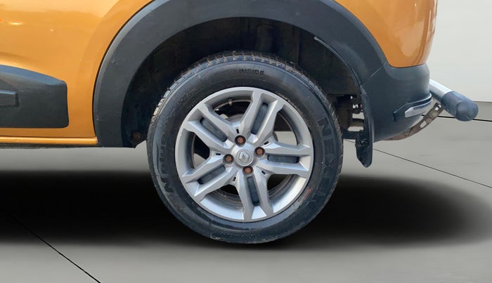 2022 Renault TRIBER RXZ, Petrol, Manual, 72,311 km, Left Rear Wheel