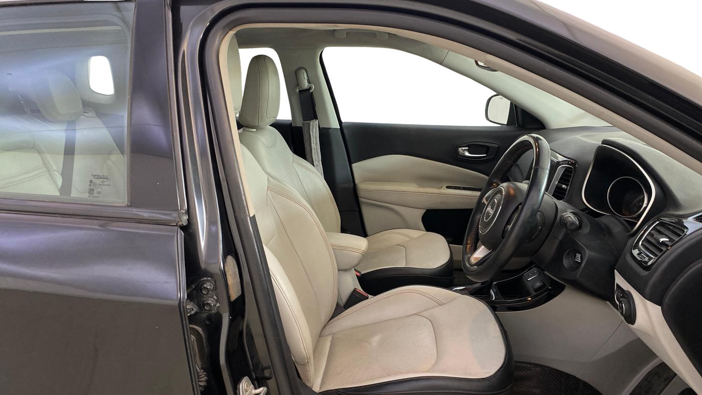 2017 Jeep Compass LIMITED 1.4 PETROL AT, Petrol, Automatic, 70,658 km, Right Side Front Door Cabin
