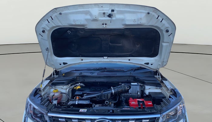 2022 Mahindra XUV300 W8 (O) 1.2 PETROL AMT, Petrol, Automatic, 36,068 km, Open Bonet