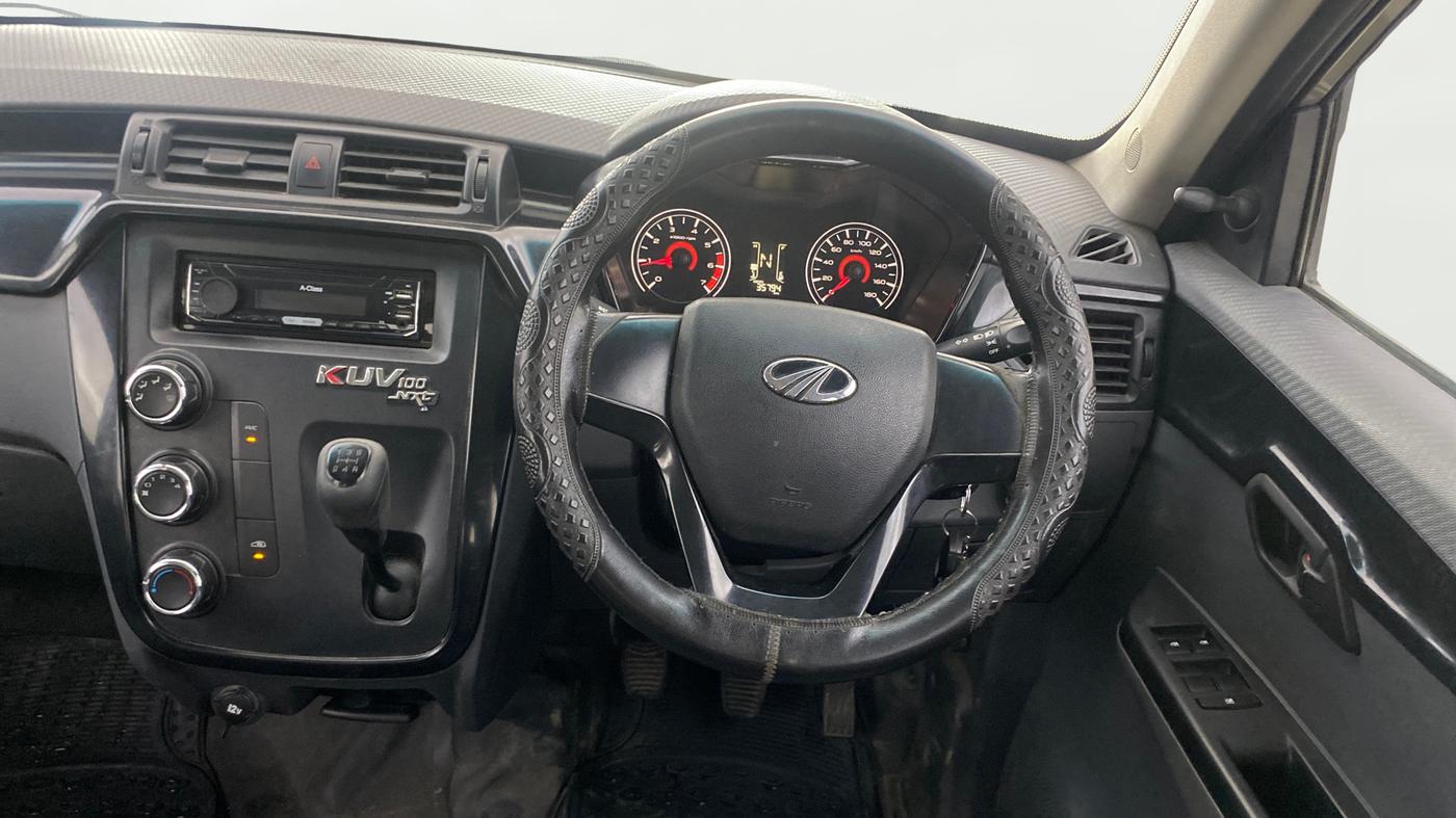 2017 Mahindra KUV 100 NXT K4+ P 6 STR, Petrol, Manual, 35,751 km, Steering Wheel Close Up
