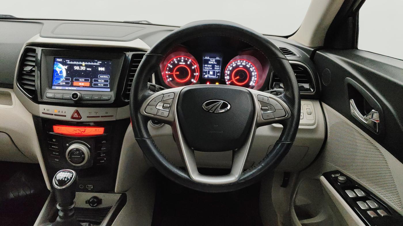 2020 Mahindra XUV300 W8 (O) 1.2 PETROL, Petrol, Manual, 69,339 km, Steering Wheel Close Up