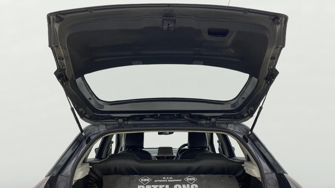 2020 Tata ALTROZ XT PETROL, CNG, Manual, 70,603 km, Boot Door Open