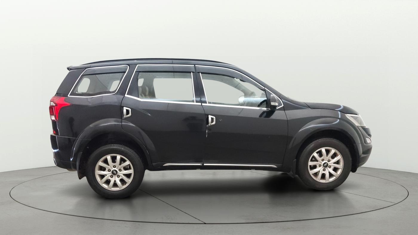 2019 Mahindra XUV500 W5, Diesel, Manual, 60,258 km, Right Side View