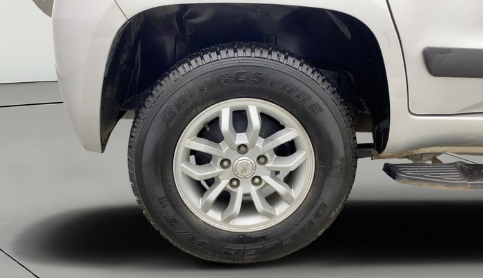 2016 Mahindra TUV300 T8, Diesel, Manual, 1,19,569 km, Right Rear Wheel