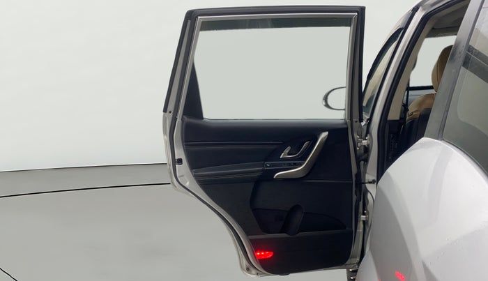 2018 Mahindra XUV500 W11, Diesel, Manual, 80,311 km, LHS Rear Door