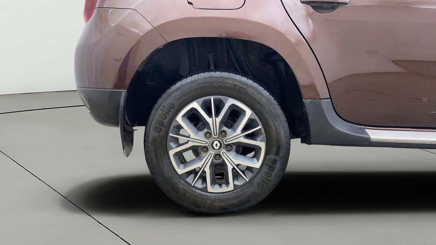2021 Renault Duster RXZ 1.5 PETROL MT, Petrol, Manual, 36,181 km, Right Rear Wheel