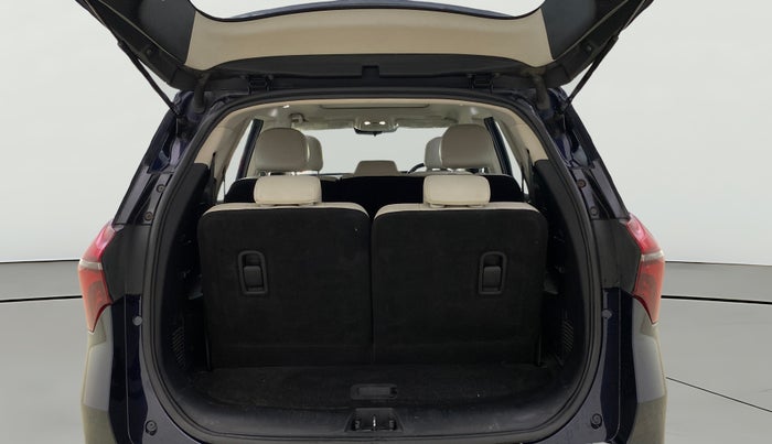 2022 Mahindra XUV700 AX 7 LUXURY P AT 7 STR, Petrol, Automatic, 89,205 km, Boot Open Zoomed View