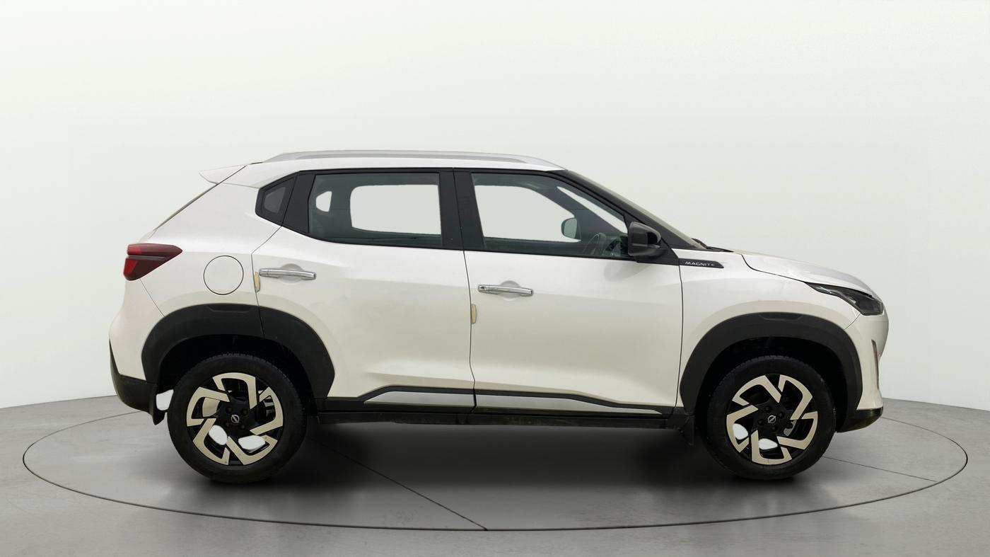 2022 Nissan MAGNITE XV MT, Petrol, Manual, 80,477 km, Right Side View