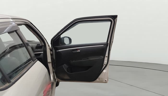 2013 Maruti Swift VXI, Petrol, Manual, 21,231 km, RHS Front Door