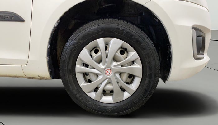 2017 Maruti Swift LXI (O), Petrol, Manual, 96,882 km, Right Front Wheel