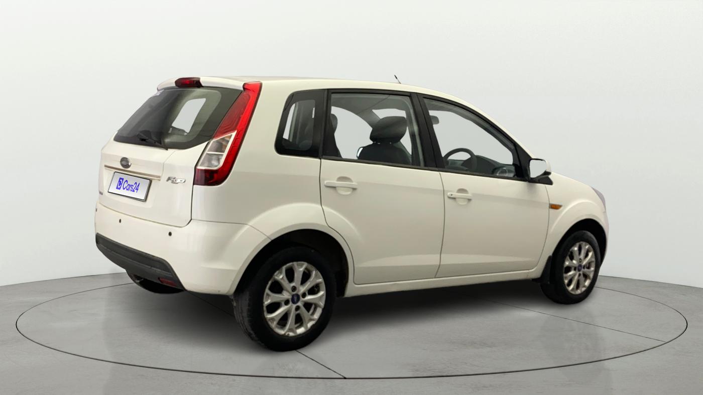 2014 Ford Figo TITANIUM 1.2 PETROL, Petrol, Manual, 93,010 km, Right Back Diagonal