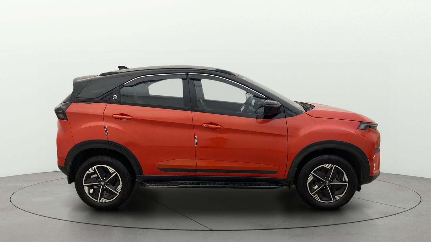2024 Tata NEXON FEARLESS SUNROOF DUAL TONE 1.2 PETROL, Petrol, Manual, 5,972 km, Right Side View