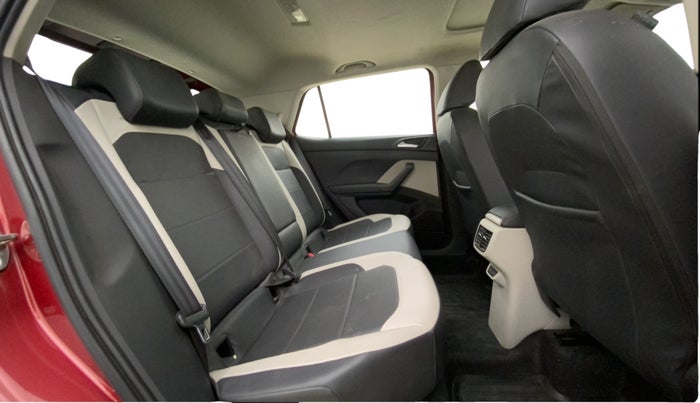 2022 Volkswagen TAIGUN TOPLINE 1.0 TSI AT, Petrol, Automatic, 44,910 km, Right Side Rear Door Cabin