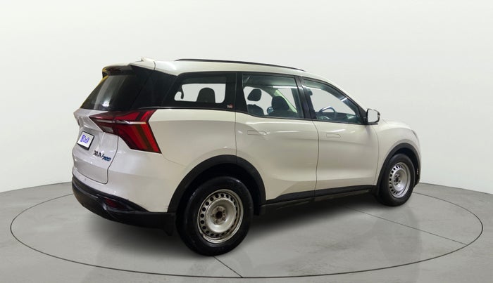 2023 Mahindra XUV700 MX P MT 5 STR, Petrol, Manual, 55,482 km, Right Back Diagonal