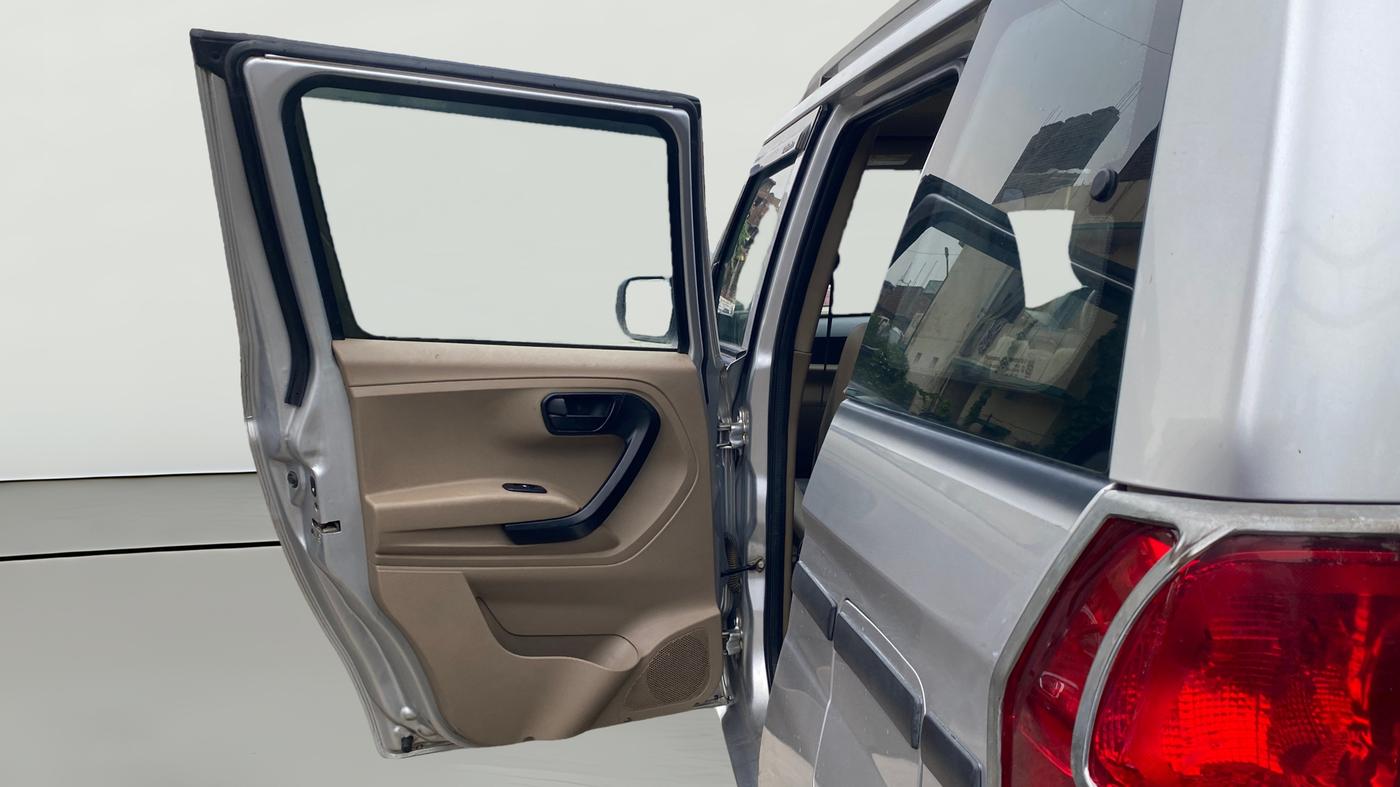 2021 Mahindra BOLERO NEO N 4, Diesel, Manual, 61,293 km, LHS Rear Door