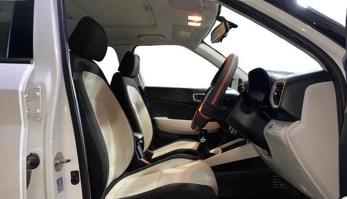 2023 Hyundai VENUE SX 1.2 PETROL, Petrol, Manual, 24,199 km, Right Side Front Door Cabin