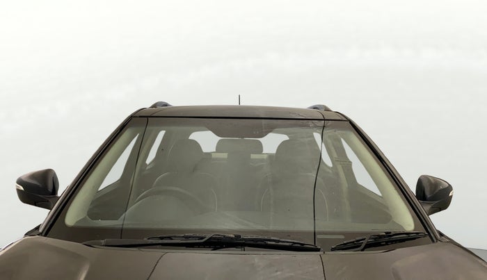 2020 Mahindra XUV300 W8 1.2 PETROL, Petrol, Manual, 50 km, Front Windshield