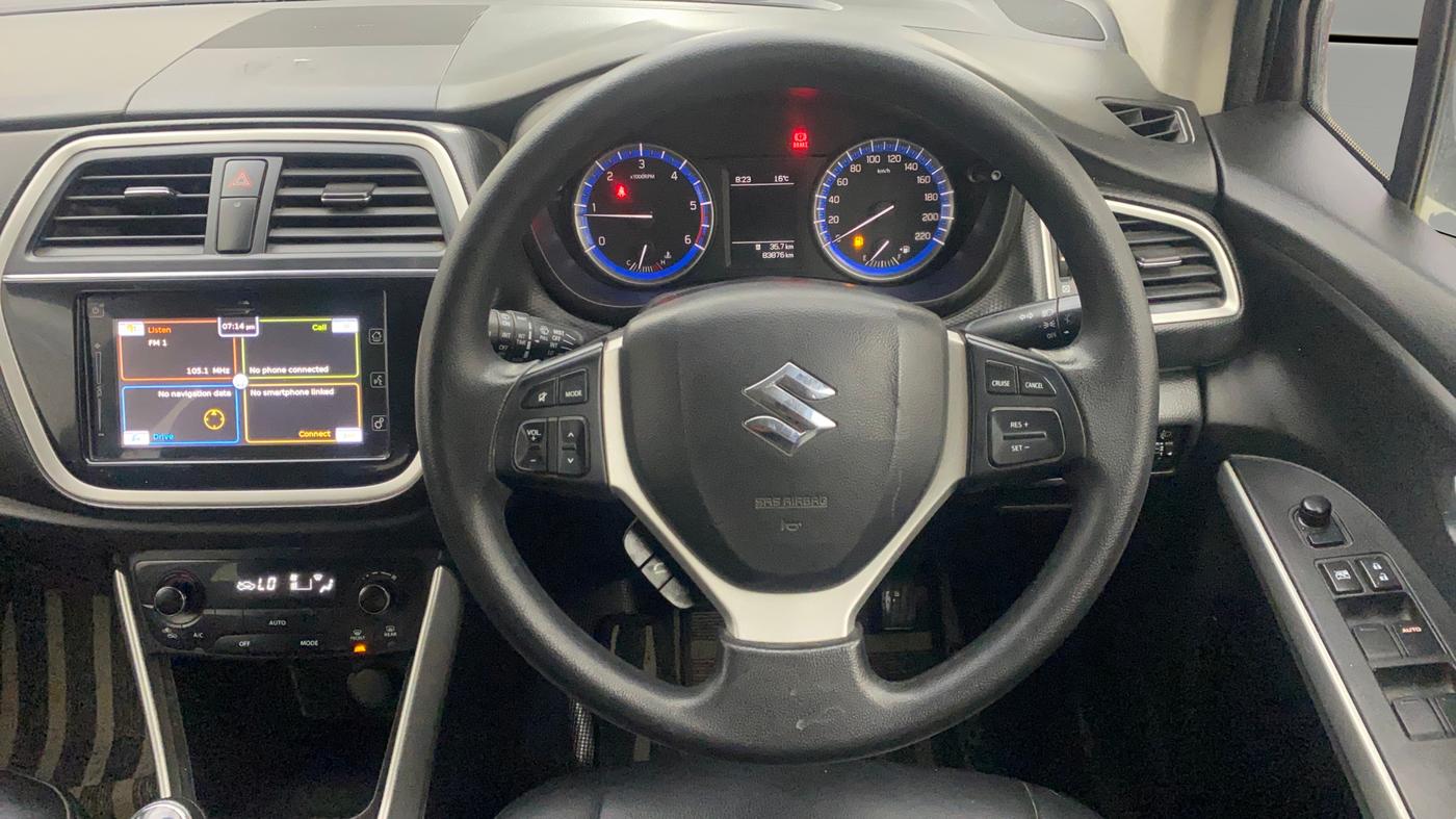 2016 Maruti S Cross ZETA 1.3, Diesel, Manual, 83,840 km, Steering Wheel Close Up