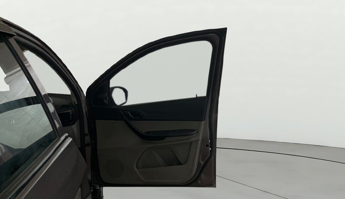 2017 Tata Tiago XT PETROL, Petrol, Manual, 48,577 km, RHS Front Door