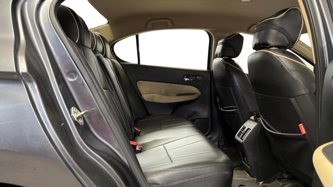 2023 Honda City 1.5L I-VTE V CVT, Petrol, Automatic, 87,985 km, Right Side Rear Door Cabin