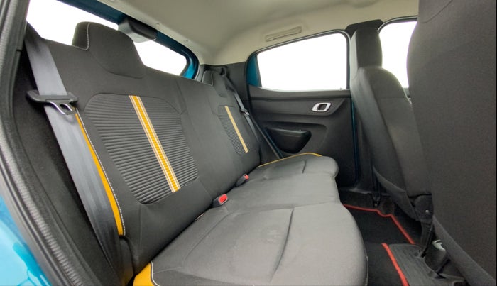 2023 Renault Kwid CLIMBER MT 1.0, Petrol, Manual, 31,193 km, Right Side Rear Door Cabin