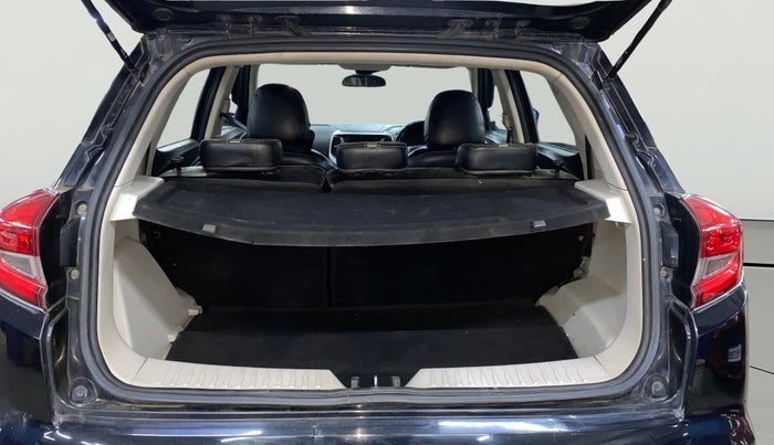 2020 Mahindra XUV300 W6 1.2 PETROL, Petrol, Manual, 83,760 km, Boot Open Zoomed View